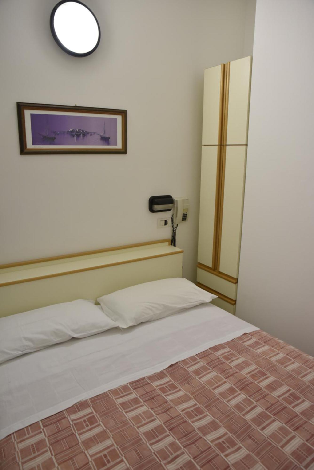 Hotel Vienna Gabicce Mare Esterno foto